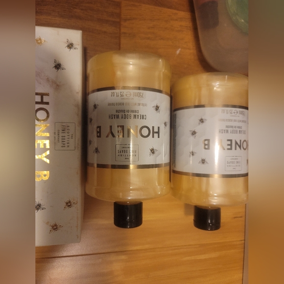 Scottish Fine Soap Honey B You Choose: Scrub, Wash, Lotion OR 4pc Bar Soap Set - Picture 7 of 16